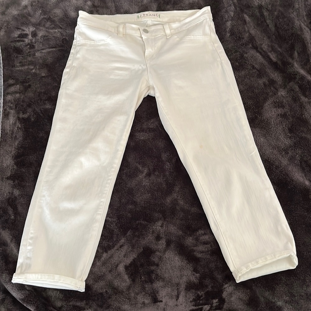 J Brand white denim Capris 28 in excellent condition great fit no damage